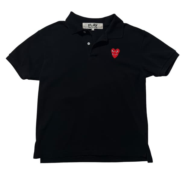 (매장판) 꼼데가르송 플레이 더블 하트 와펜 피케 카라 반팔 티셔츠 블랙