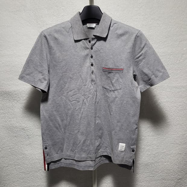 [새상품급] 3 / 톰브라운 포켓 폴로 반팔티 