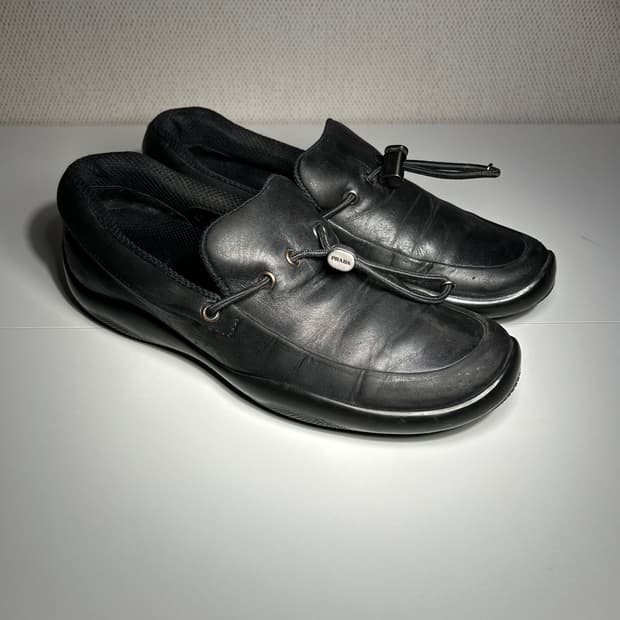 프라다 스포츠 스트링 로퍼