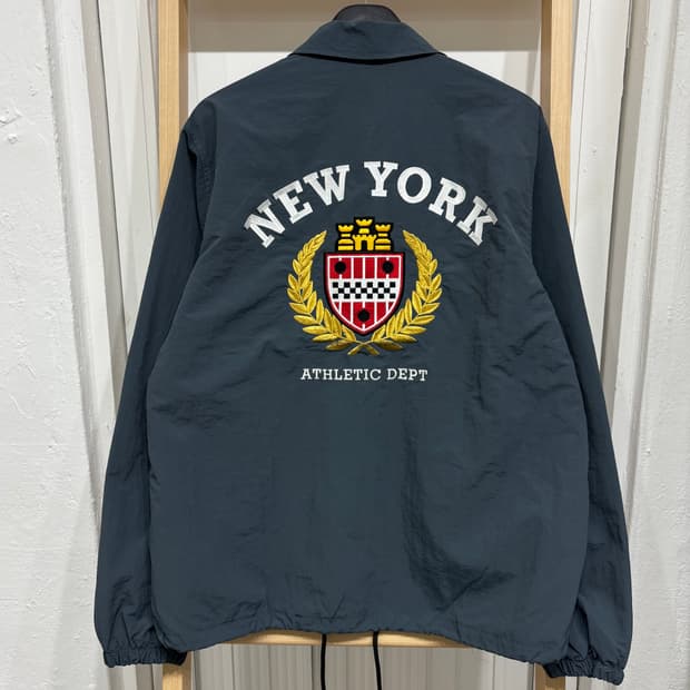 [새상품] 뉴욕 자수 빅로고 바람막이
