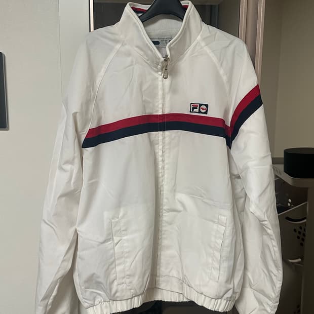 휠라 화이트 바람막이