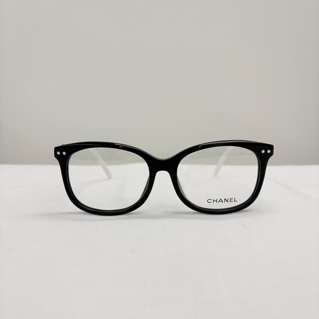 CHANEL 샤넬 빈티지 CC로고 블랙화이트 뿔테