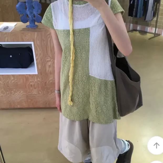 당일배송) 에이블리 지그재그 희미한 클로버 레이스 티 올리브