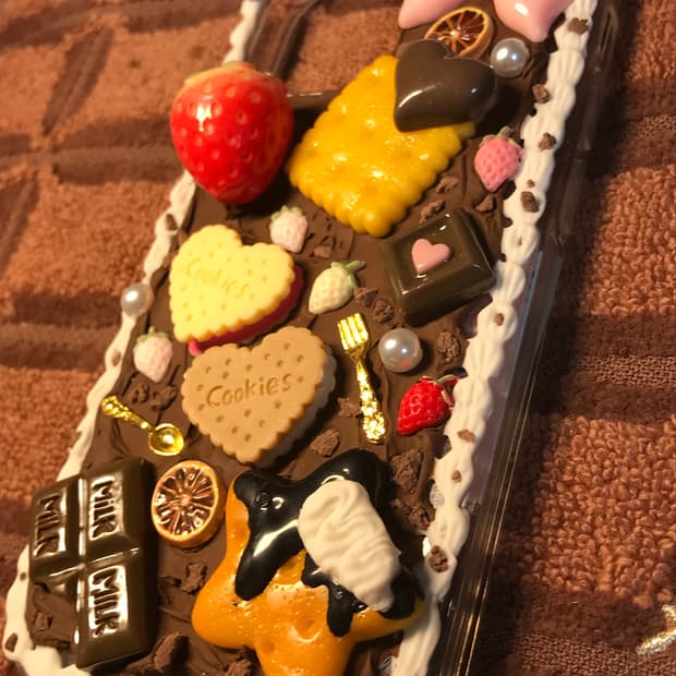 아이폰 13mini  딸기초코라떼갸루 핸드폰케이스