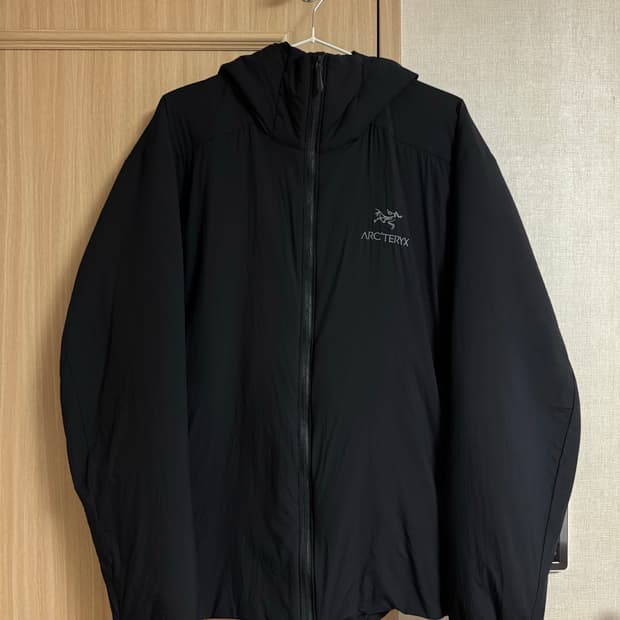 아크테릭스 아톰 lt 후디 블랙