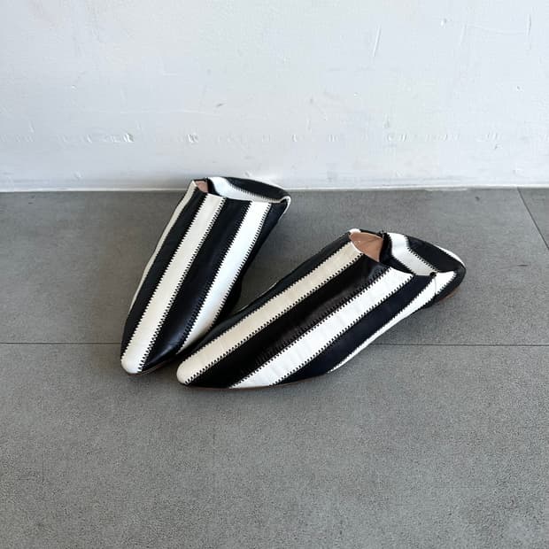 아크네 스튜디오 스트라이프 레더 플랫 뮬