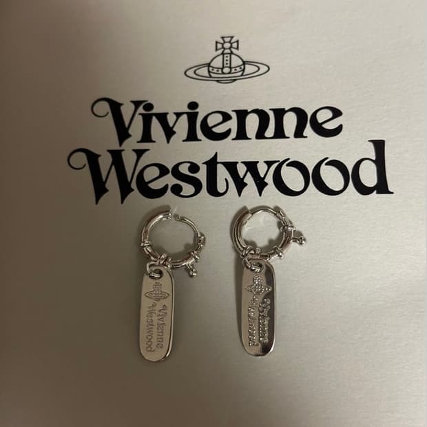 비비안웨스트우드 아카이브 레터링 orb 각인 드롭 링귀걸이