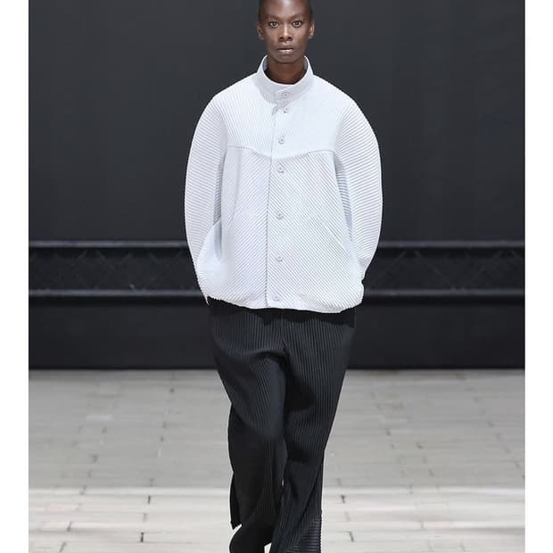 옴므플리세 이세이미야케 하이넥 자켓 판매