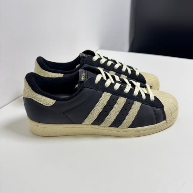 아디다스 슈퍼스타 82 블랙 화이트