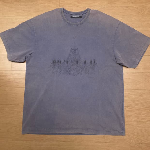 해칭룸 티셔츠 Chandelier Tee Bleached Blue (2)