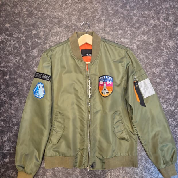 샤인(SHINE) 브랜드의 항공점퍼 - 100(L)