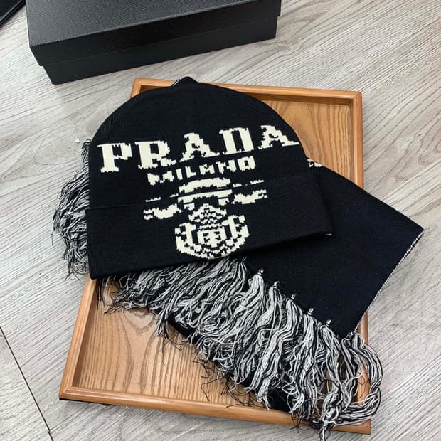 프라다 가을 겨울 모자
 스카프 세트