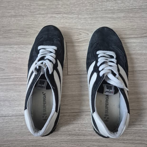 수페르가 블랙 스니커즈