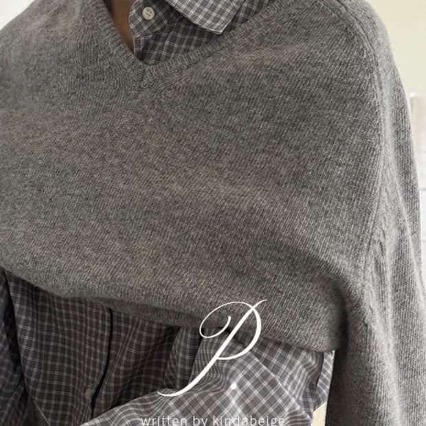 [새상품] 킨다베이지 보주 브이넥 캐시 니트 멜란지그레이