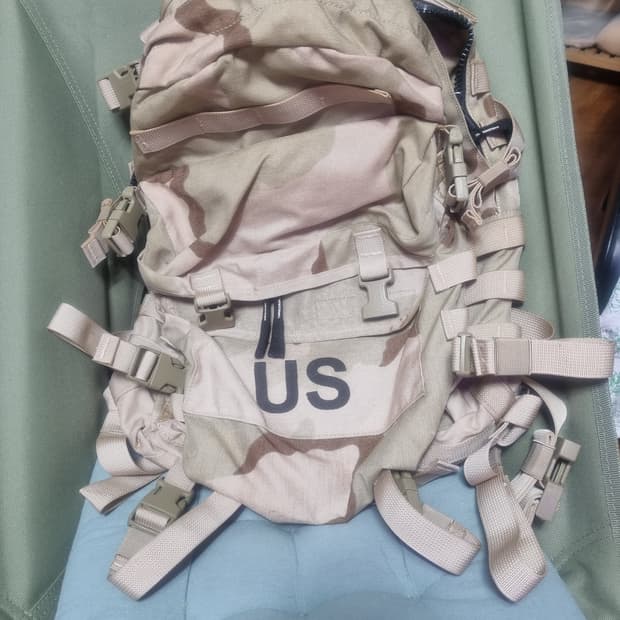 [민트급] 미군 오리지널 사막삼색(DCU) 몰리2 백팩 판매합니다