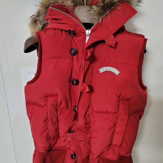 라쿤퍼 덕다운 패딩조끼  44표기 95~100사이즈 상태극상

