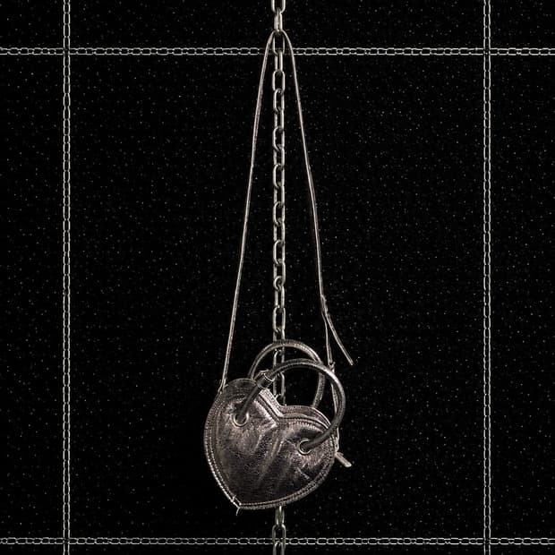 하트 실버 크로스백