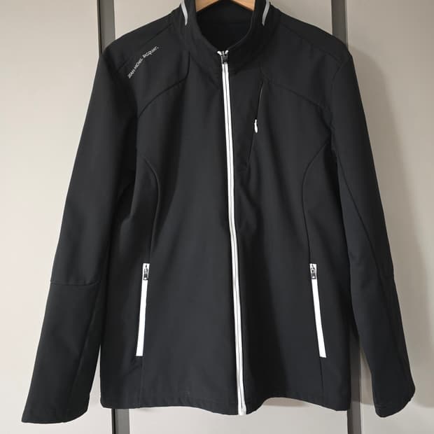 장미쉘바스키아 소프트쉘 자켓.
싸이즈 100~105