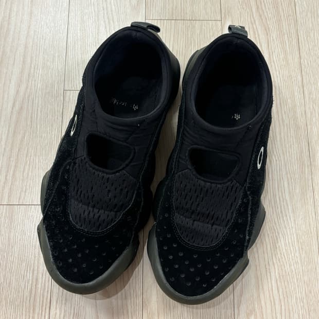 오클리 팩토리팀 스웨이드 플래시 샌들 블랙 260사이즈