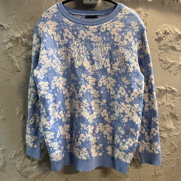 ONE SIZE 시슬리 SISLEY LOVE 자수 니트 스웨터 블루