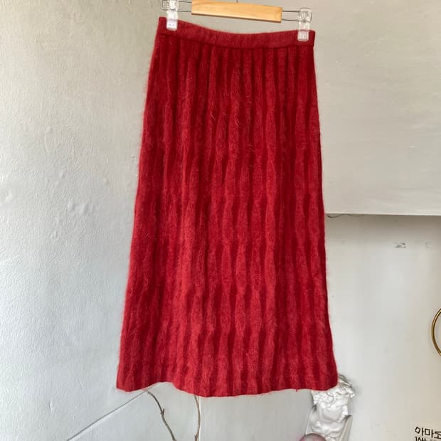 앙고라 스트라이프 미디 스커트