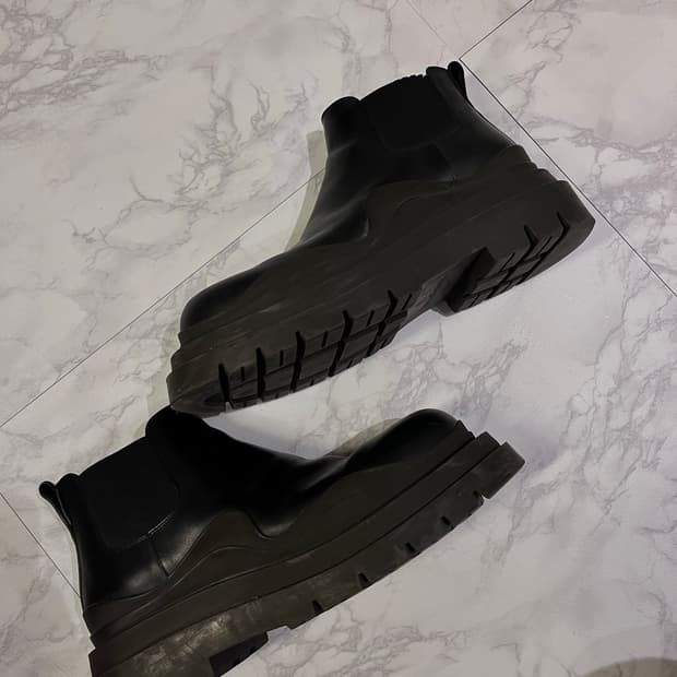 보테가베네타 타이어 부츠 