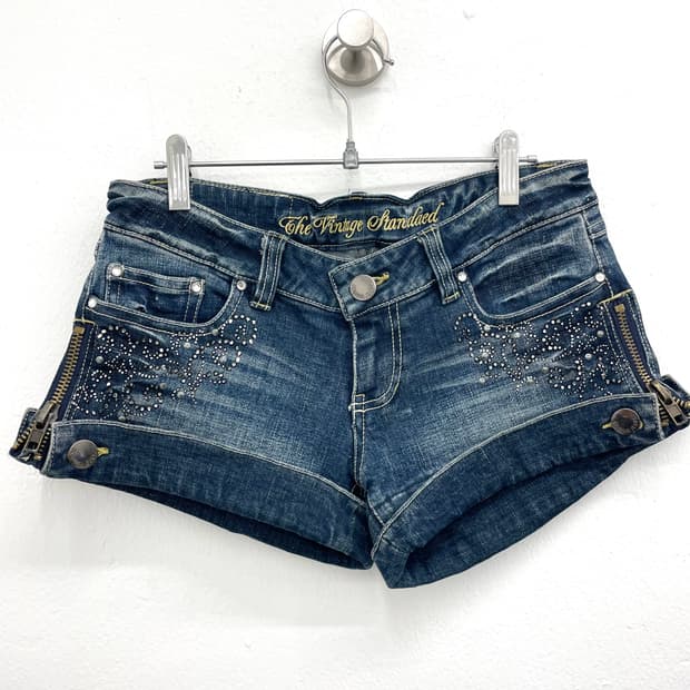 Low rise zip detail denim hot pants