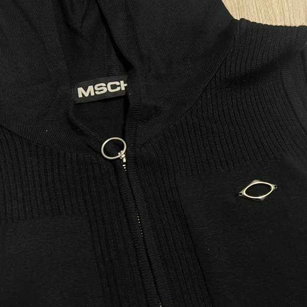 미스치프 니트 베스트