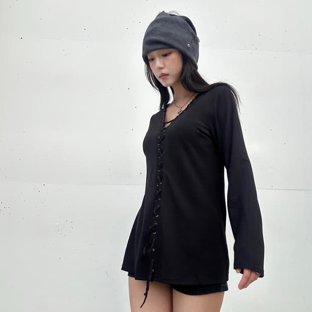 Linning twist open slit knit / black
