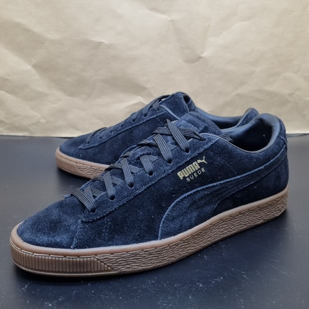 푸마 스웨이드 검솔 스니커즈 240