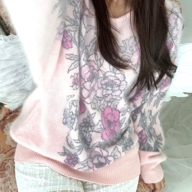 Baby pink wool flower knit top