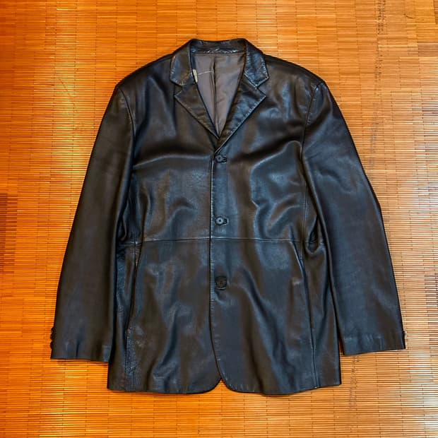 램스킨 쓰리버튼 숏카라 싱글 레더자켓