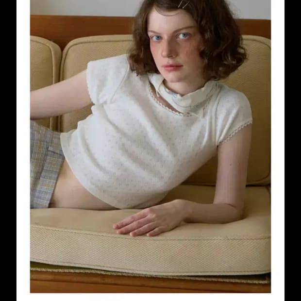 위드아웃썸머 소프트 레이스 티 