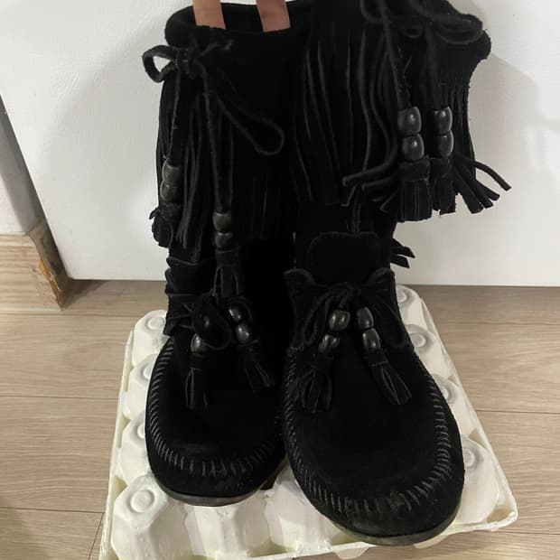 미네통카 프린지 부츠