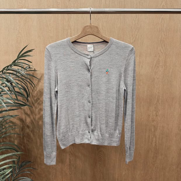 폴스미스 라운드넥 긴팔 울 니트 가디건 시그니처 자수 로고 디테일 그레이