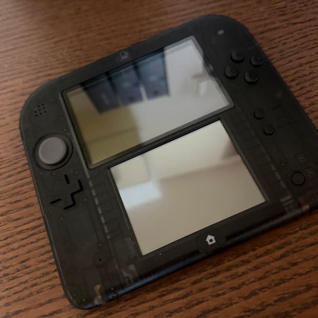 닌텐도 2DS 일본판 (클리어 블랙)+포켓몬 칩2개