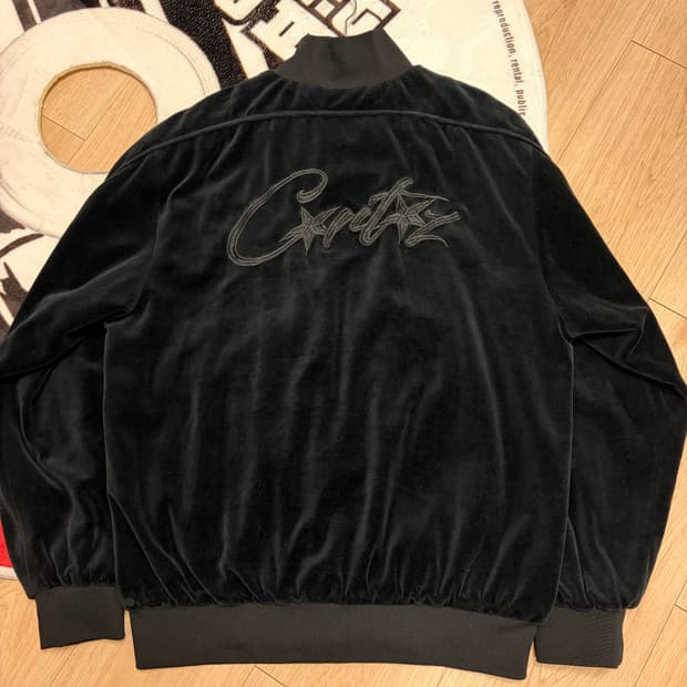 [L] Corteiz 벨루어 자켓 블랙