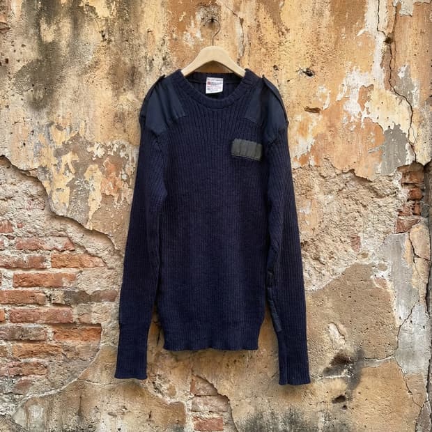 울리 풀리(The Woolly Pully) 코만도 스웨터