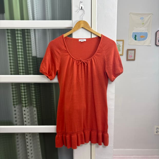 오렌지 반소매 니트 탑
