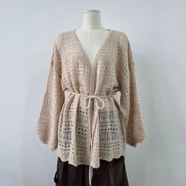 베이지 레이스 스트링 크로쉐 가디건