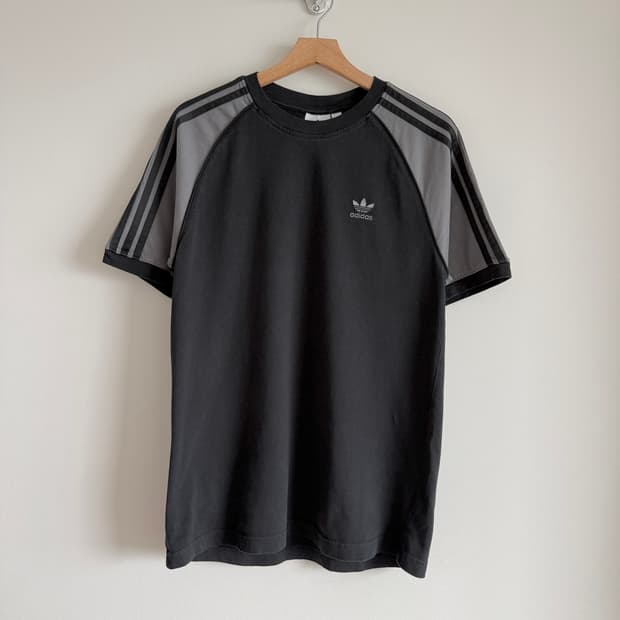아디다스(adidas) 파이어버드 반팔 티셔츠