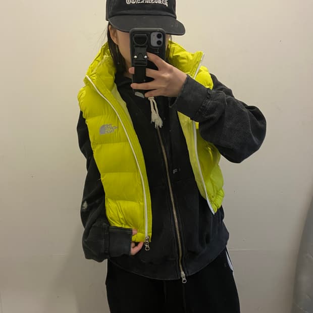 노스페이스 커스텀 형광 패딩조끼