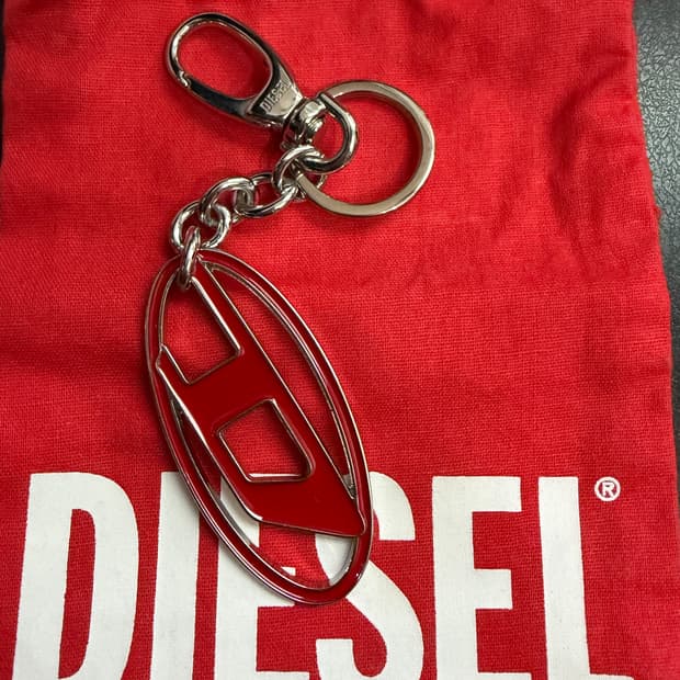 디젤 홀리 B 로고 키링 레드