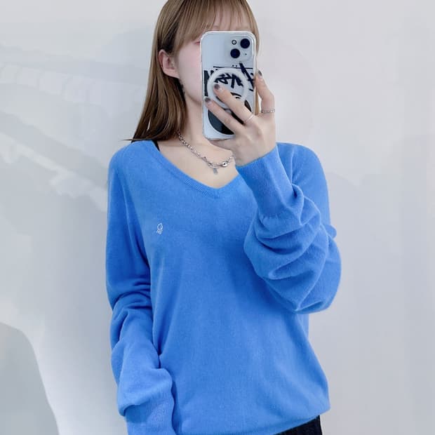 크리스찬 디올 90‘s USA 베이비블루 브이넥 니트