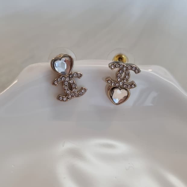 샤넬 CC 언발 크리스탈하트 귀걸이 샴페인골드 업사이클링