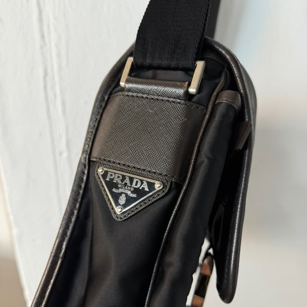 프라다 나일론 메신저 백 