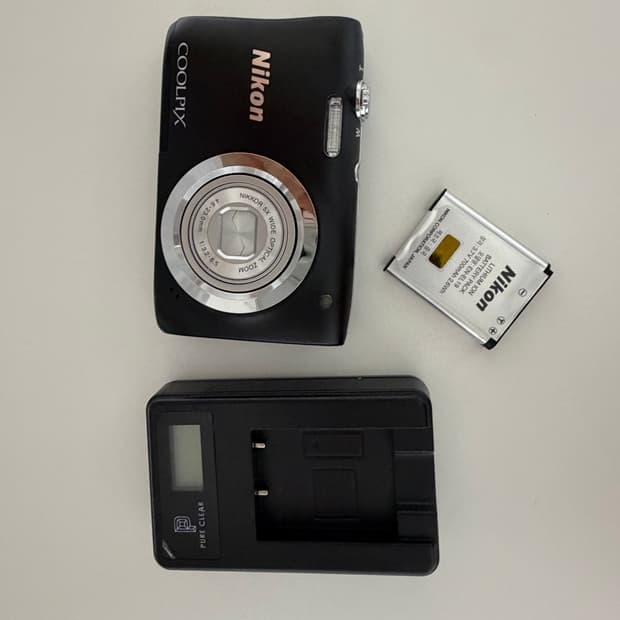 빈티지 디지털 카메라 디카 니콘 쿨픽스 a100