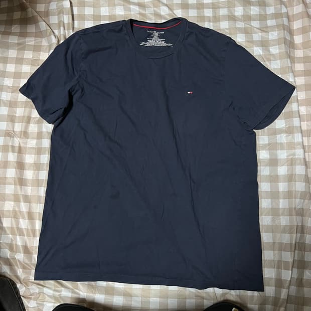 타미힐피거 네이비 반팔 XL 반팔티 타미 힐피거 곤색