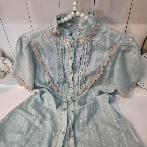 axes femme 악세스팜므 페일민트 도비 레이스 블라우스