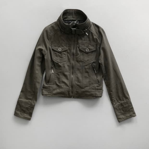 Cecil McBee 세실맥비 하이넥 아카이브 버클디테일 집업 자켓